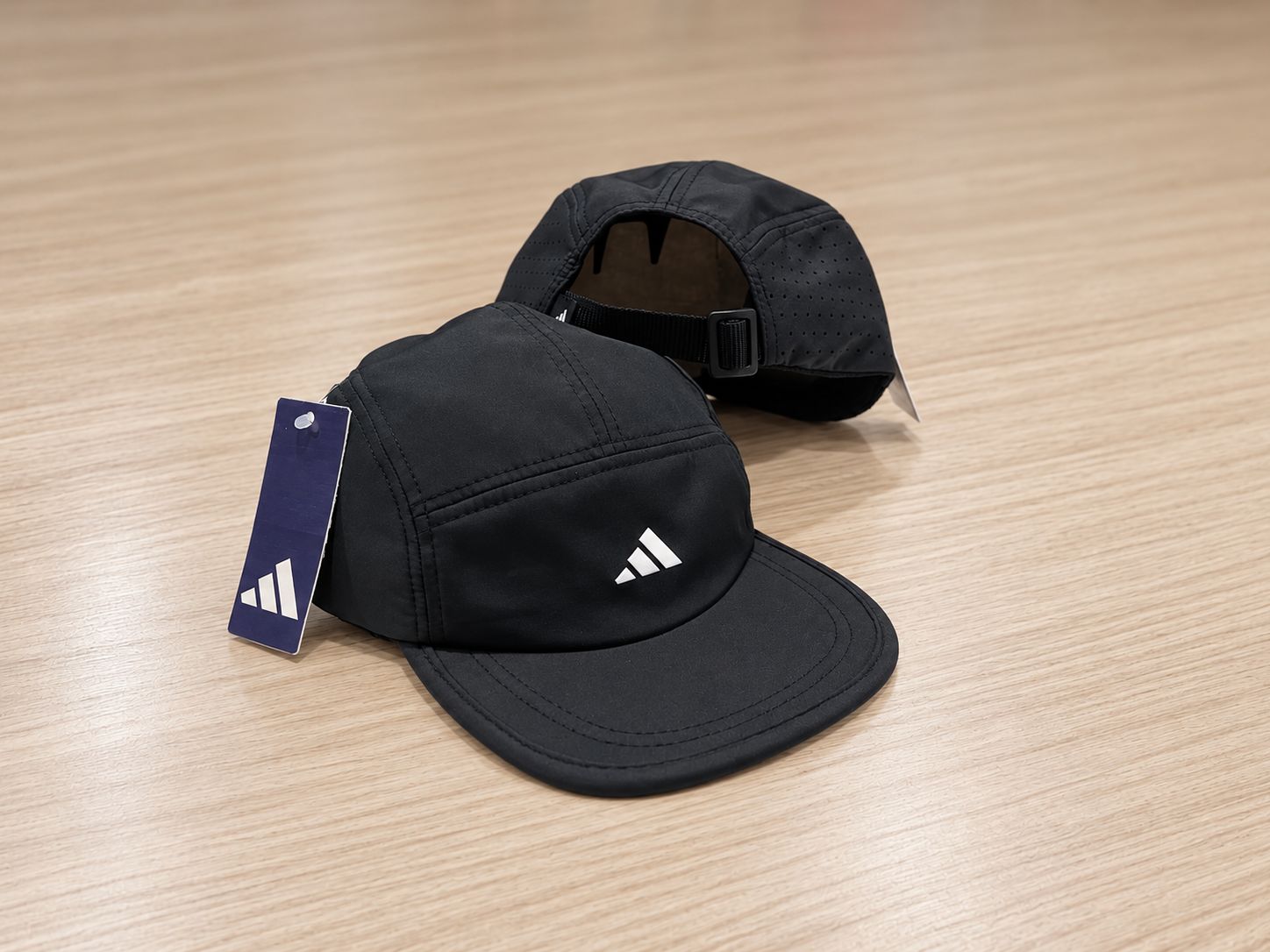 Five Panel Preta com Logo Branca