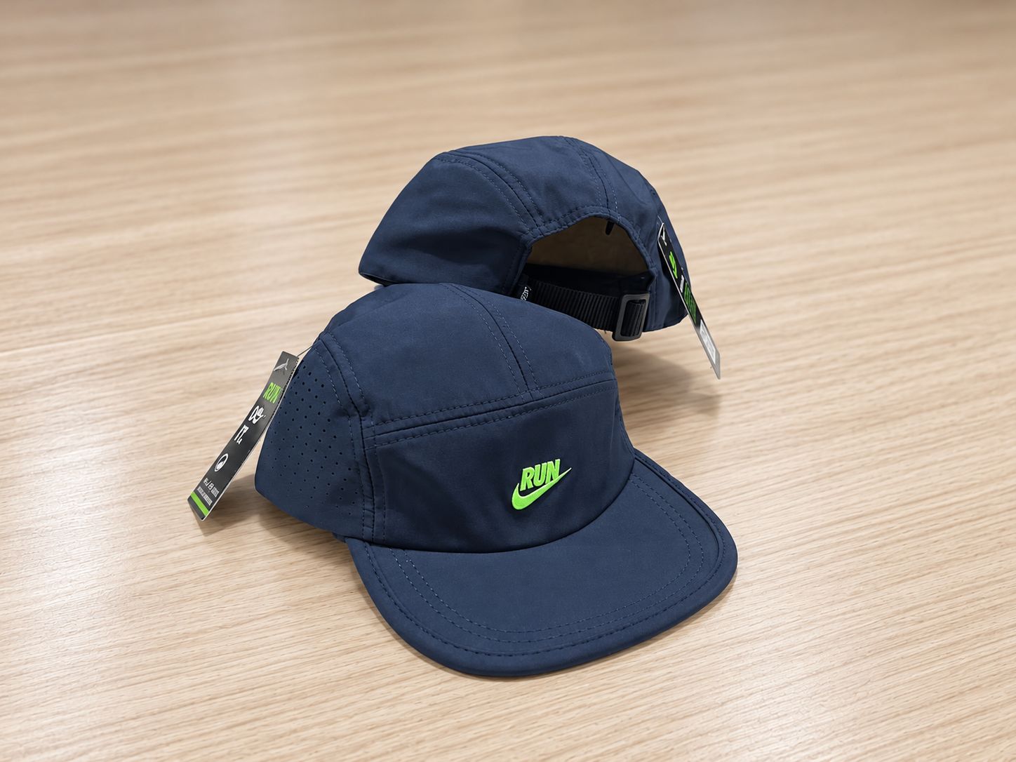 Five Panel Azul Marinho com Logo Verde