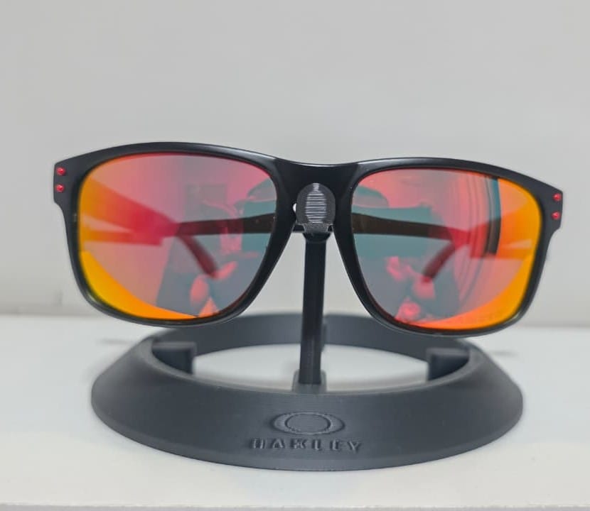 Holbrook Preto Ruby