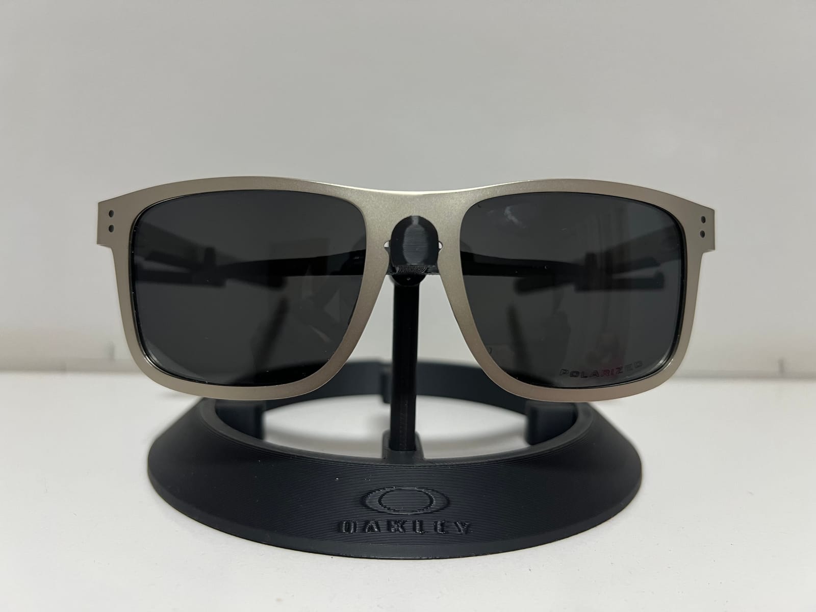 Holbrook Metal Cinza